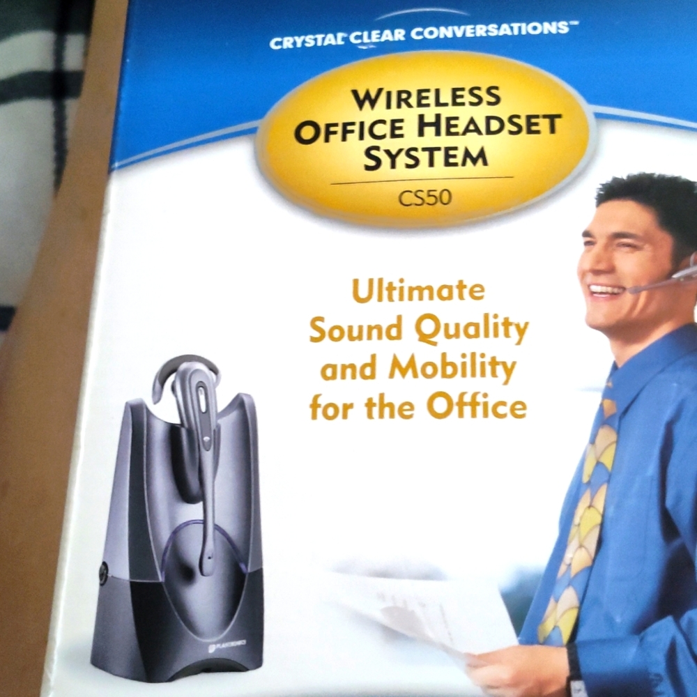 NEW Plantronics CS50 Wireless Office Headset System(H*)
